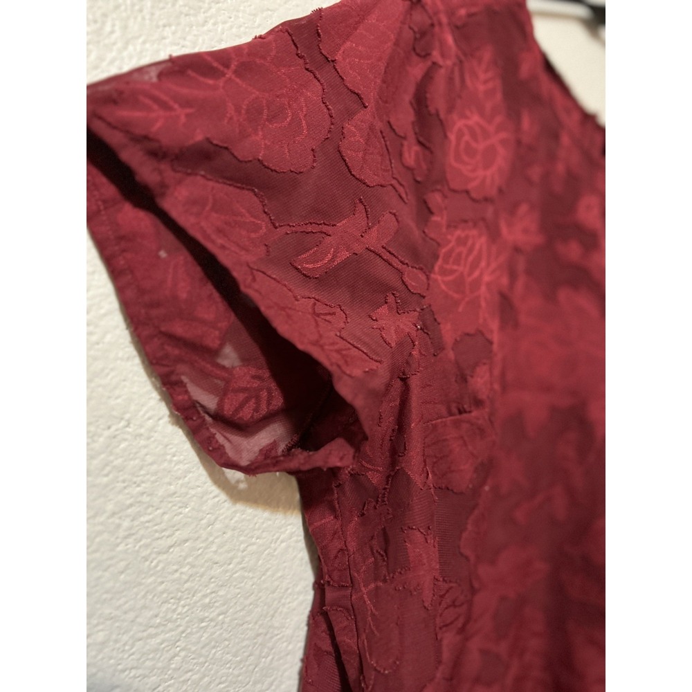 Torrid Abbey Chiffon Clip Floral Red Top Plus Size 1X Sheer Christmas Layering - Picture 4 of 6